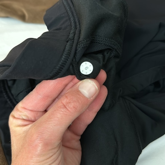 Lululemon Black Hit It Laser Cut Built in Bra Tank Top 6 - Picture 9 of 9